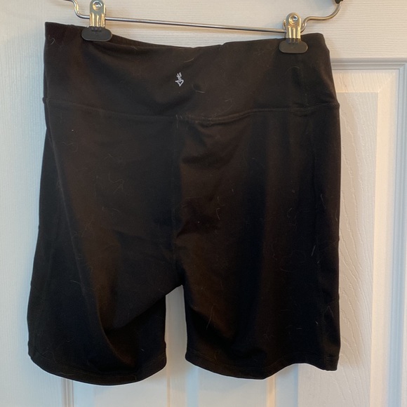Torrid size 1 bike shorts - Picture 2 of 3